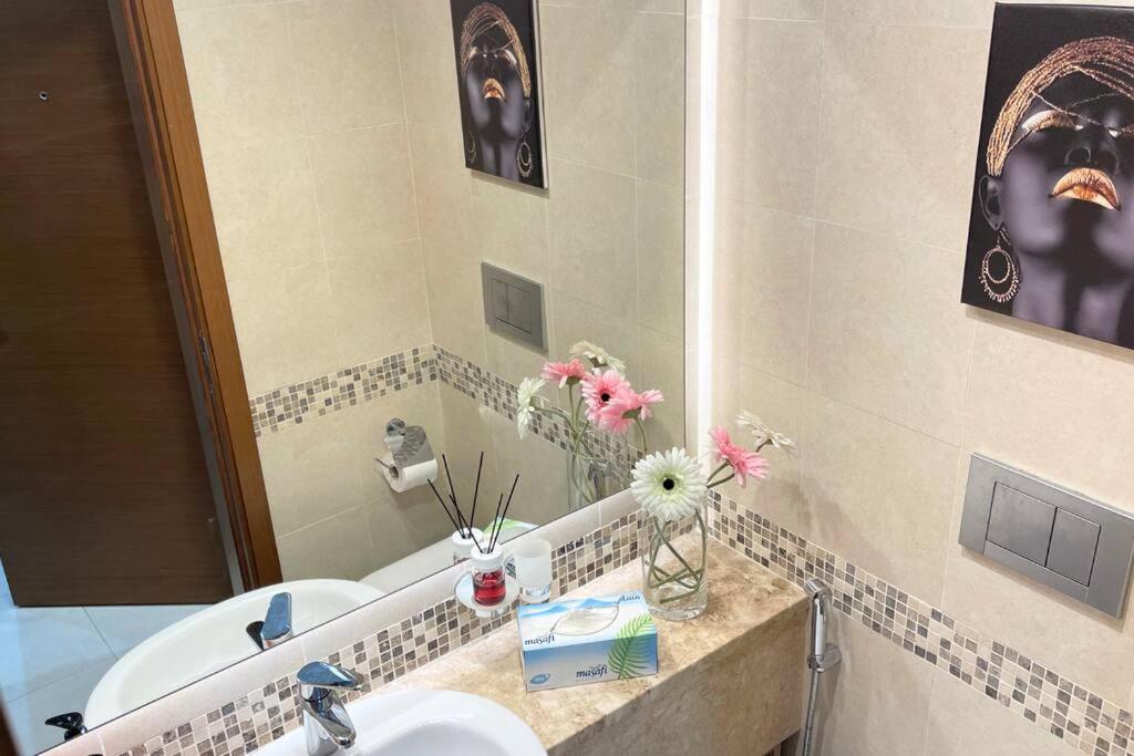 Yas Island Oasis Getaway 1br Amazon Apartment