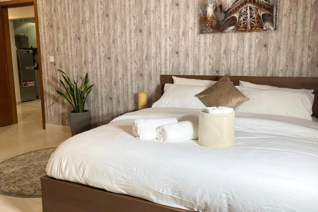 Yas Island Oasis Getaway 1br Amazon Apartment Abu Dhabi