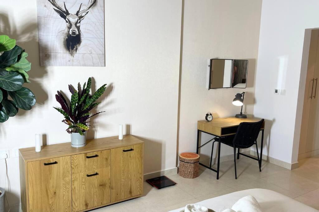 Yas Island Oasis Getaway 1br Amazon Apartment
