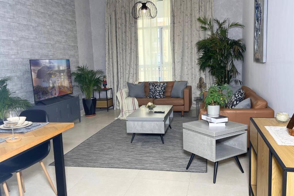 Yas Island Oasis Getaway 1br Amazon Apartment